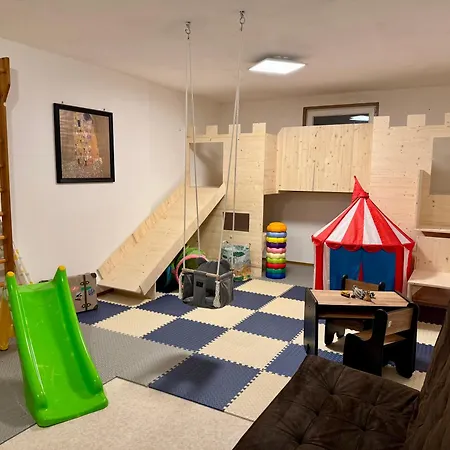Gipfelruhe-ganzes Mit Sauna, Garten & Spielzimmer- Nyaraló