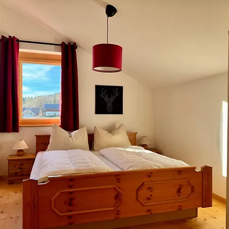 Holiday home Gipfelruhe-ganzes Mit Sauna, Garten & Spielzimmer-